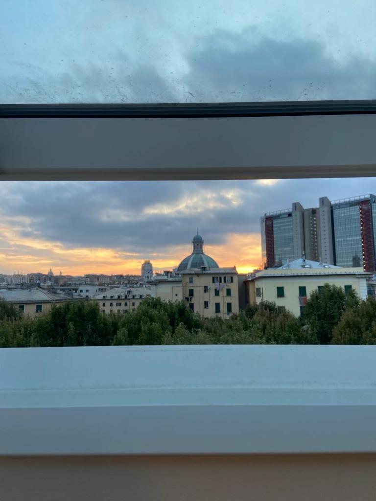 Casa Savo - Parcheggio Gratuito Nella Blu Area Appartement Genua Buitenkant foto