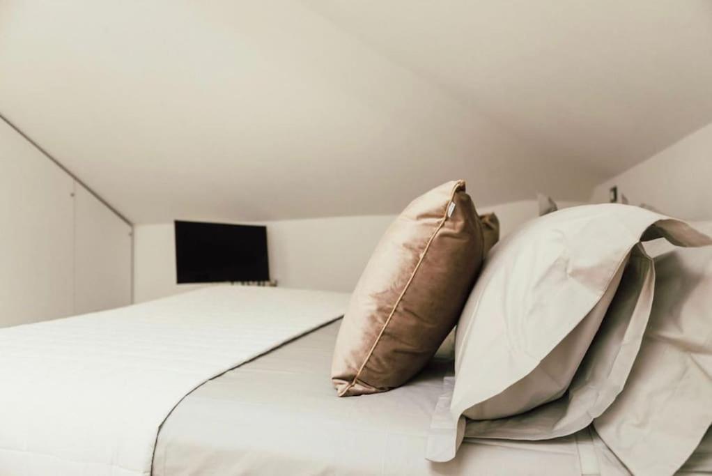 Casa Savo - Parcheggio Gratuito Nella Blu Area Appartement Genua Buitenkant foto