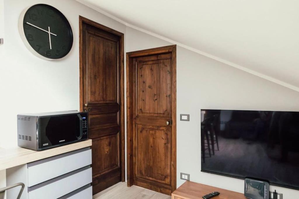 Casa Savo - Parcheggio Gratuito Nella Blu Area Appartement Genua Buitenkant foto